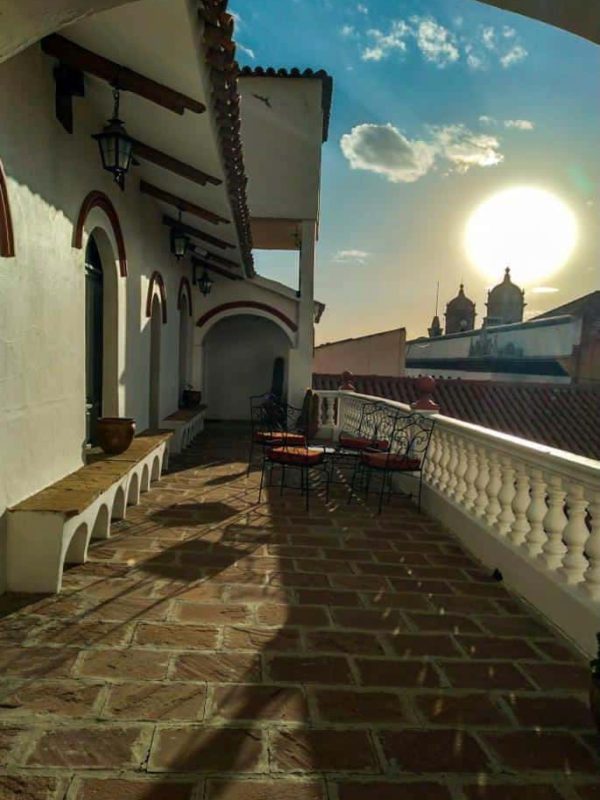 terraza hostal colonial potosi